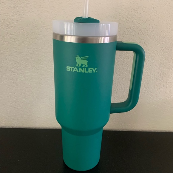Stanley The Quencher 40 oz H2.0 FlowState Tumbler Alpine Green Hot/Cold w/ Straw - Picture 6 of 13